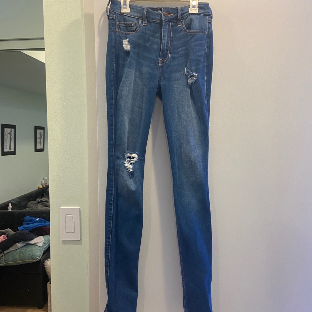 HOLLISTER HIGH RISE SUPER SKINNY STRETCH JEANS